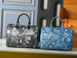 Picture of Louis Vuitton Handbags _SKUfw236175772fw